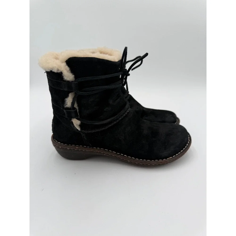 UGG Caspia Suede Leather Lace Up Sherpa Fur Lined‎ Ankle Boots Winter Booties 8